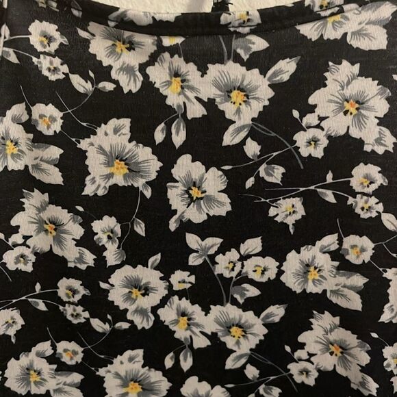 SHEIN Black Floral Halter Crop Top - Size Small | Summer Festival Y2K Style - Picture 2 of 3